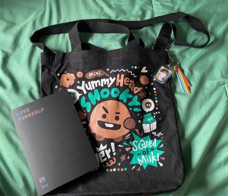 BTS Love Yourself Tear album ver.Y Shooky bag  Suga keychain