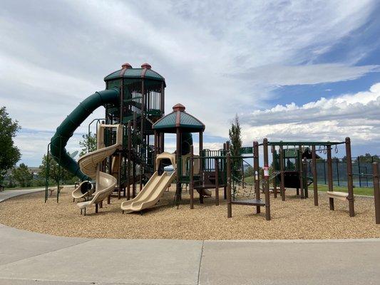 A very nice park for all ages. Lots of open space nearby and a disc golf course down the hill from here.