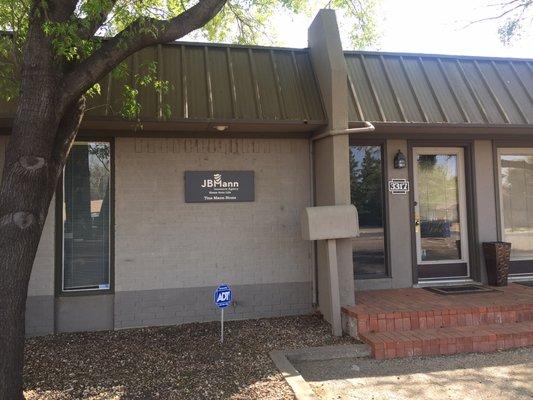 Office located on 81st Street right off of Indiana Avenue behind Schlotzsky's.