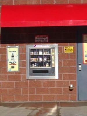 Vending machine and change machine