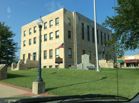 Baxter County Courthouse