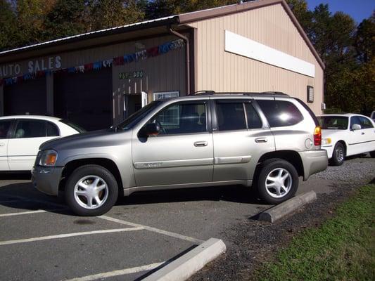 2003 GMC Envoy, Champagne w/Charcoal Gray Leather, 4x4, 105K miles, Well Maintained, Excellent Condition    $6,900