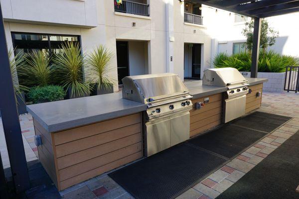 Paver walkways & outdoor kitchen