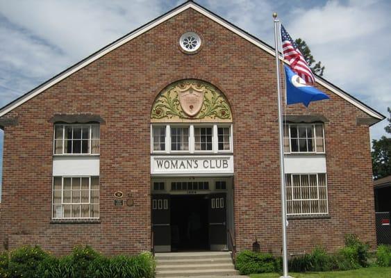 The W 9th Ave formal entrance to the historic clubhouse.