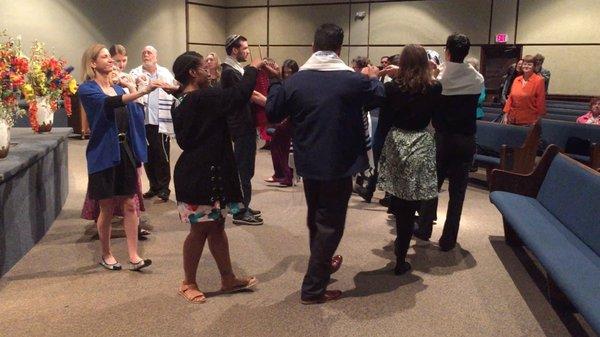 Dancing around Torah on Shabbat