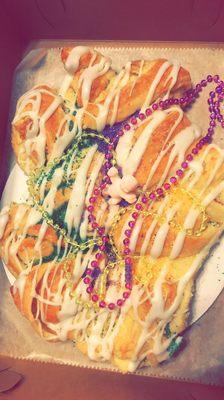 How is this a king cake?