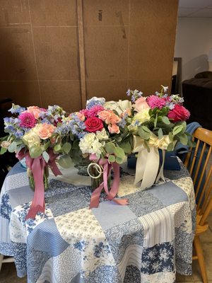 Bride's and bridesmaid's bouquets