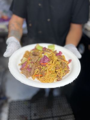 Yakisoba noodles with steak