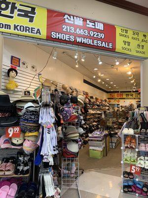 Korean shoe store Inside the market!8/16/22