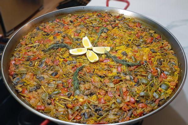 Vegetarian Paella for 25 guests