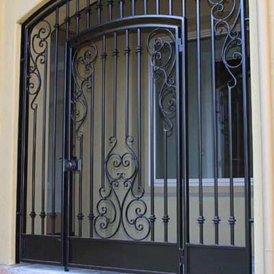 Pedestrian walking gate installation