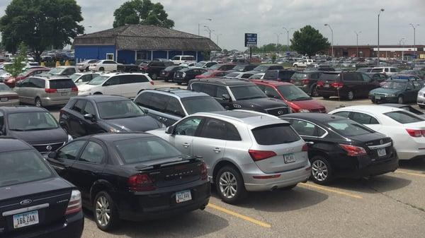 People catching on that Jet Parking is the best place to park!