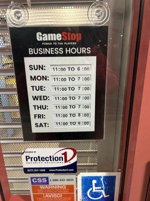 GameStop business hours