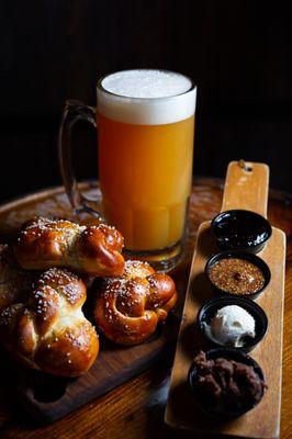 Liter of beer and bretzels