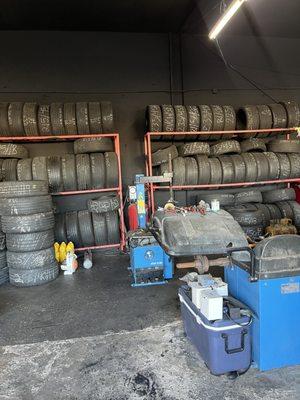 Pineda's Tires Shop