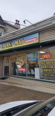 Sunny Mat Laundromat