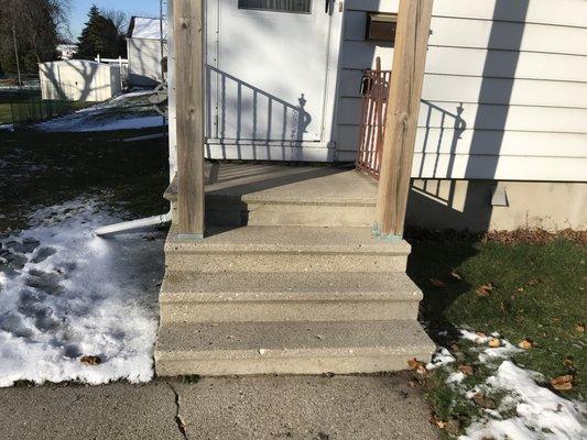 Missing proper handle railing and uneven riser heights