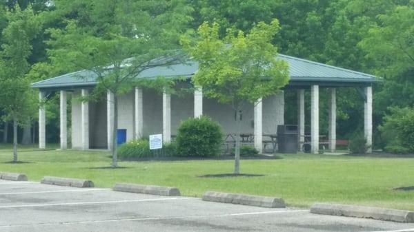 Coveted shelter "A" with tables, drinking fountains and restrooms