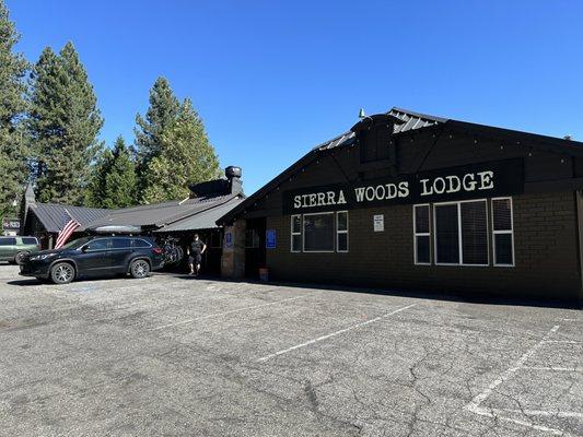 Sierra Woods Lodge & Cafe