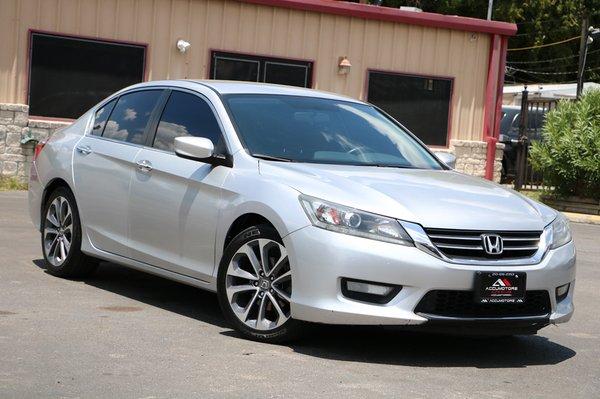 2014 Honda Accord // Accumotorssa.com