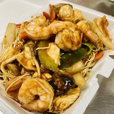 House Special Lo Mein