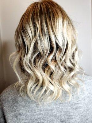 Blonde babylights by artist Jen @jsbeautybliss