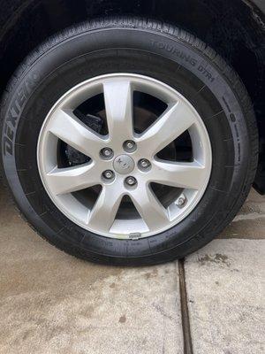 Rim/tire cleaning