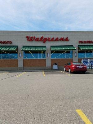 Walgreens: Parking lot