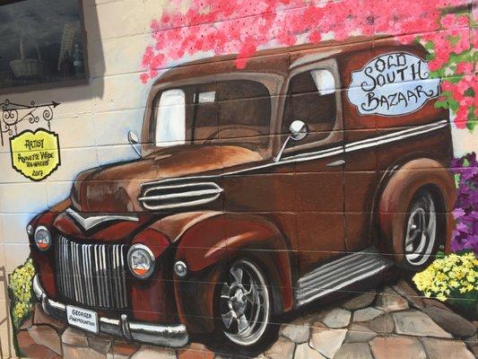 Old South Bazaar Antiques- located in Pine Mountain, GA. Look for our beautiful mural!