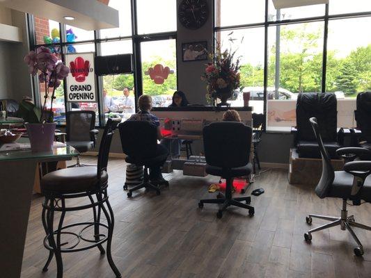 Manicure drying area