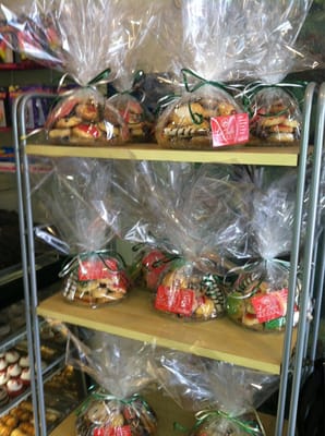 Gift wrapped cookies for all occasions!