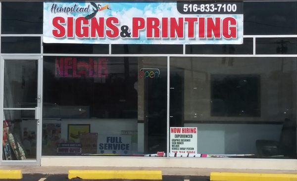 Hempstead Signs & Printing have weather proof banners to suit any size job.