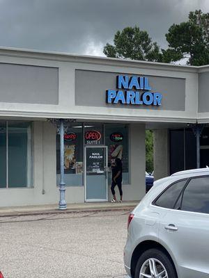 Nail Parlor