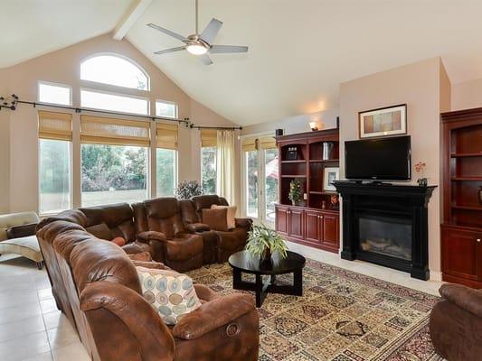 Here's another Vacation Rental Family Room Picture