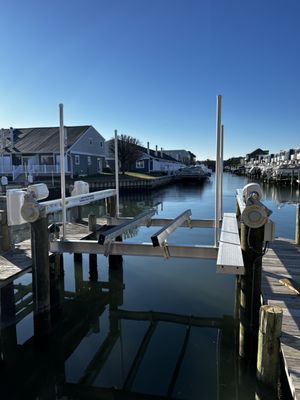 4 Piling Golden Sea Drive Boat Lift with a Titan Catwalk