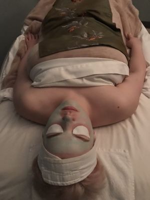 Relaxing yet effective deep cleansing facial