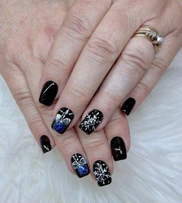 Shellac mAnicure with design