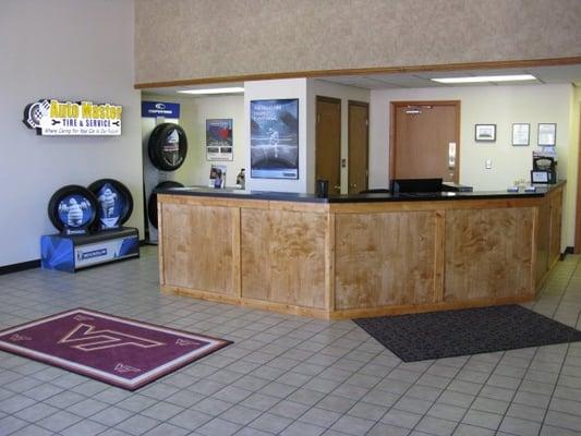 Service Desk/Tire Showroom