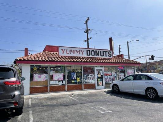 Exterior; Yummy Donuts