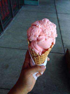 Single guayaba ice cream in waffle cone. Sooooo gooood!!!