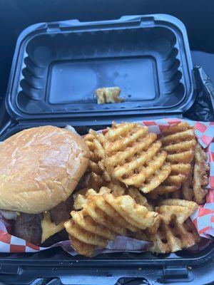 Bacon cheeseburger with waffle fries