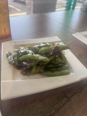 Spicy garlic edamame