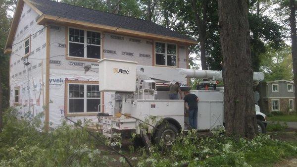 1875 Point St. Commerce Twp. Scheduled for Completion March 15. Overlooks Long Lake with Union Lake access.