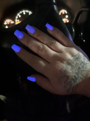 Glow in the dark off white gel powder