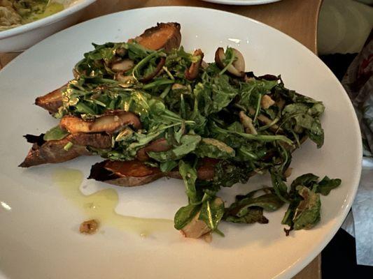 Sweet Potato with Mushrooms & Arugula