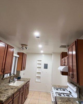 Recessed lights installation with Lytton timer