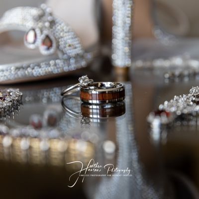 The smallest details of a wedding can make the difference! From wedding bands, jewelry, and shoes; tiny things usually have the most meaning