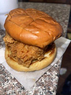 Spicy Chicken Sandwich | IG @kurlykonnoisseur