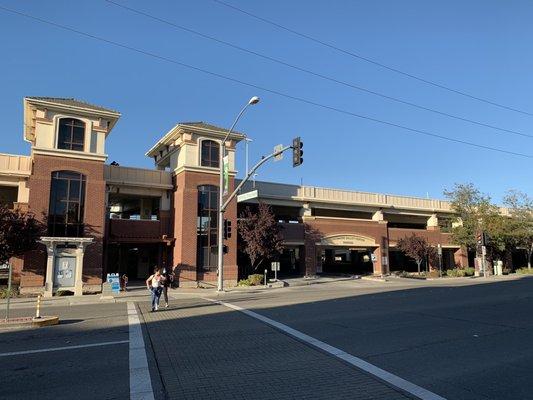 The parking garage provides easy access to the Bankhead Theater and the downtown Livermore dining scene.