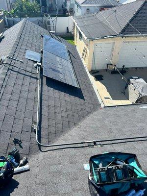 shingles roof and solar system install in los Angeles